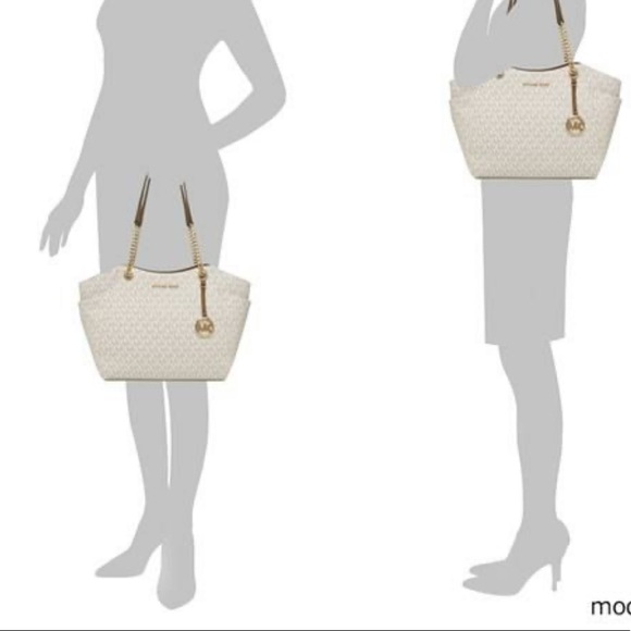 MICHAEL KORS LG CHAIN SHOULDER TOTE VANILLA - Picture 14 of 16